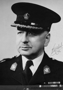 Le lieutenant-colonel Léon Lambert, 1957