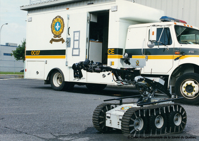 Équipement des techniciens en explosifs, 2000