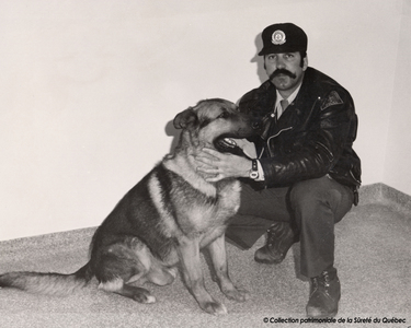 Agent André Bernier, maître-chien, et Fritz, vers 1979