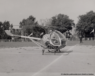Hélicoptère Schweizer 300, vers 1972