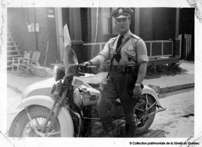Policier de la route, 1955