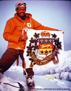 Drapeau au sommet du mont Québec, 1967